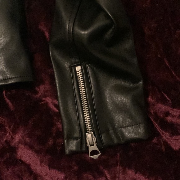 NWT Scoop Women’s Faux Leather Moto Jacket Black Size S - Picture 3 of 5